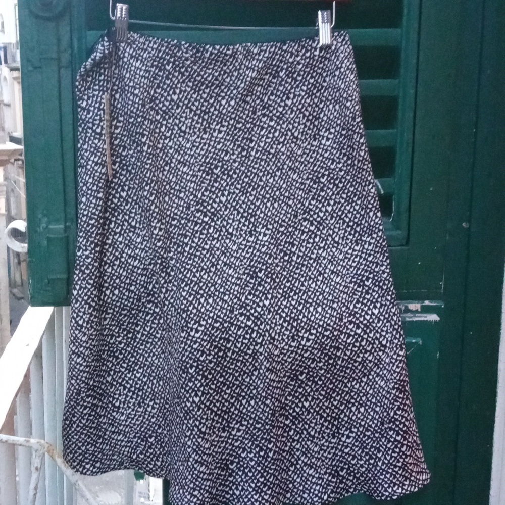 Amanda Smith Silk Unlined Skirt L NWT